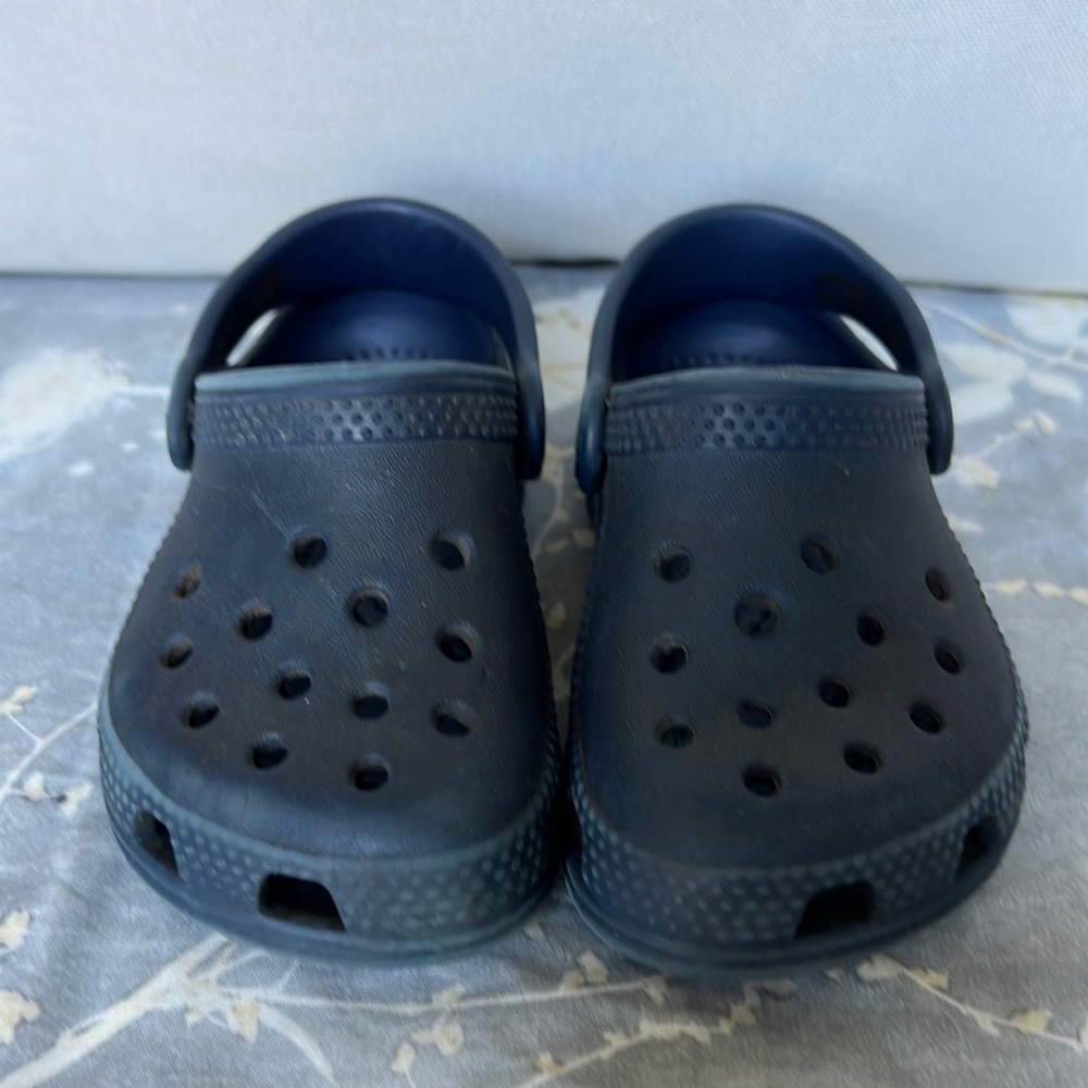 Toddler crocs